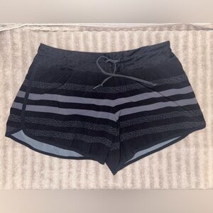 Running Rabbit Cali Running Shorts L